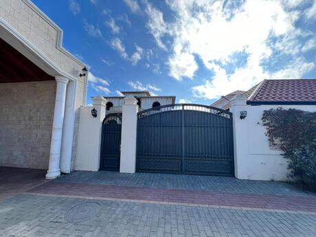 7 otaqlı həyət evi/bağ evi - Şüvəlan q. - 395 m²