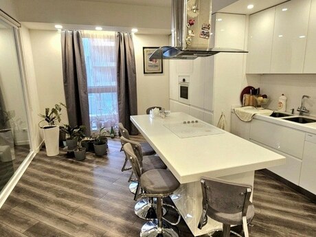 4 otaqlı yeni tikili - Nəsimi r. - 193 m²