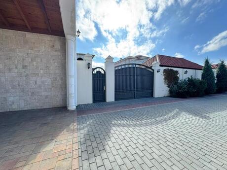 7 otaqlı həyət evi/bağ evi - Savalan q. - 395 m²