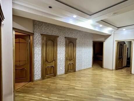 3-комн. новостройка - м. 20 января - 167 м²