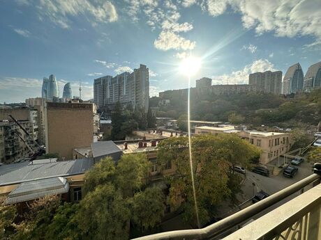 4 otaqlı yeni tikili - İçəri Şəhər m. - 210.5 m²