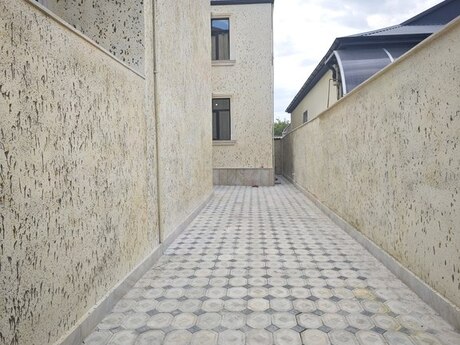 5 otaqlı həyət evi/bağ evi - Qaraçuxur q. - 140 m²