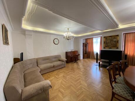 Elan №5620584 - Bakı, Nəriman Nərimanov m., 3 otaqlı, 130 m², 2/5 mərtəbə