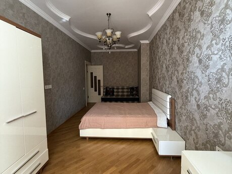 4 otaqlı yeni tikili - 8 Noyabr m. - 150 m²