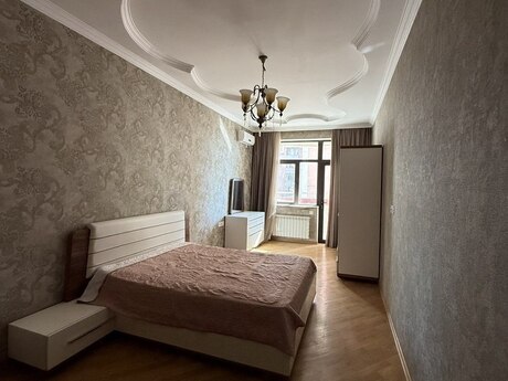 4 otaqlı yeni tikili - 8 Noyabr m. - 150 m²
