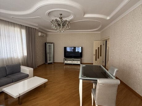 4 otaqlı yeni tikili - 8 Noyabr m. - 150 m²
