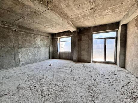 5 otaqlı yeni tikili - Ağ şəhər q. - 212 m²
