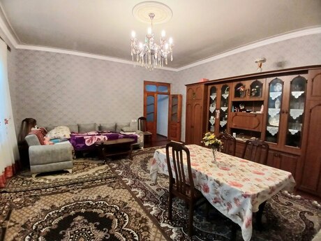 6 otaqlı həyət evi/bağ evi - Həzi Aslanov q. - 263 m²