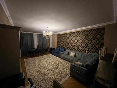 Elan №5622604 - Bakı, Elmlər Akademiyası m., 3 otaqlı, 148 m², 10/17 mərtəbə