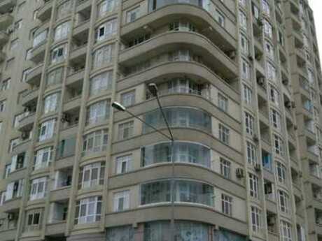 Elan №5623288 - Bakı, Şah İsmayıl Xətai m., 2 otaqlı, 90 m², 14/16 mərtəbə