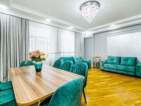 7 otaqlı yeni tikili - Bayıl q. - 210 m²