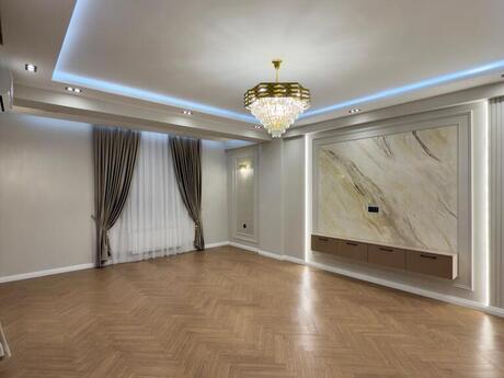 Elan №5623702 - Bakı, 28 May m., 3 otaqlı, 132 m², 10/17 mərtəbə