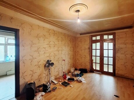 2 otaqlı köhnə tikili - Elmlər Akademiyası m. - 45 m²