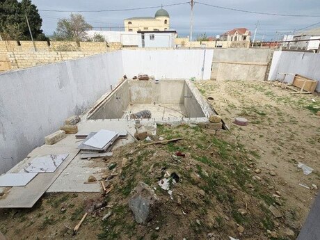 4 otaqlı həyət evi/bağ evi - Novxanı q. - 140 m²