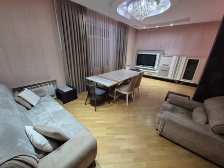 Объявление №5624532 - Баку, Ясамальский р., 3-комн., 116 м², 9/10 этаж