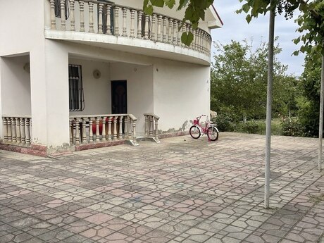 6 otaqlı həyət evi/bağ evi - Xudat - 150 m²