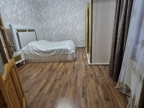 4 otaqlı həyət evi/bağ evi - Azadlıq Prospekti m. - 80 m²