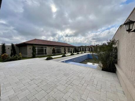7 otaqlı həyət evi/bağ evi - Buzovna q. - 410 m²