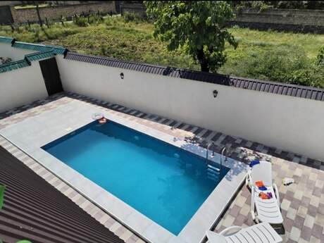 8 otaqlı həyət evi/bağ evi - Qəbələ - 220 m²