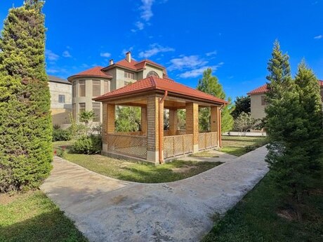 6 otaqlı həyət evi/bağ evi - Buzovna q. - 600 m²