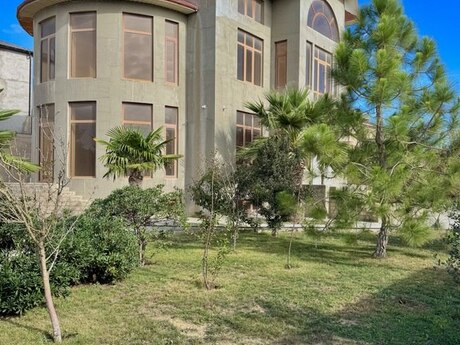 6 otaqlı həyət evi/bağ evi - Buzovna q. - 600 m²