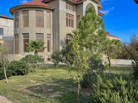 6 otaqlı həyət evi/bağ evi - Buzovna q. - 600 m²