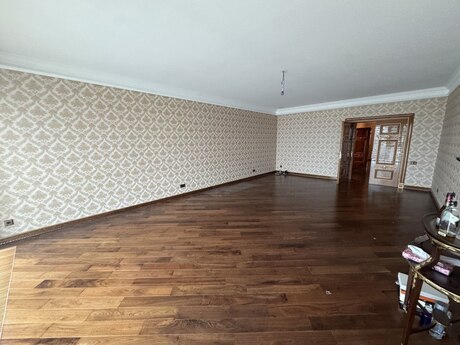 3-комн. новостройка - м. Шах Исмаил Хатаи - 215 м²