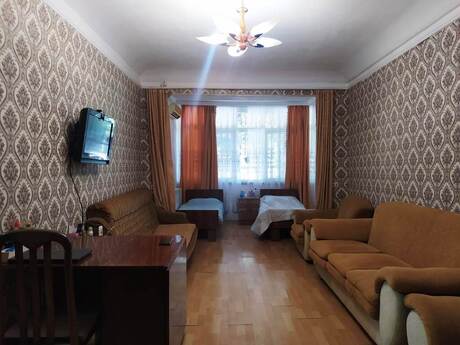2 otaqlı köhnə tikili - Neftçilər m. - 50 m²