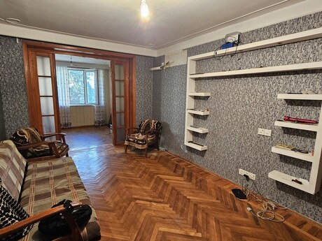 3 otaqlı köhnə tikili - Gənclik m. - 70 m²