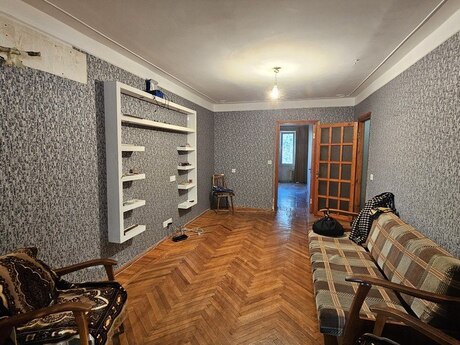 3 otaqlı köhnə tikili - Gənclik m. - 70 m²