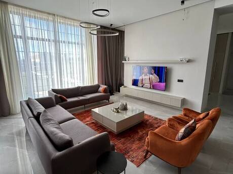 5 otaqlı həyət evi/bağ evi - Albalılıq q. - 600 m²