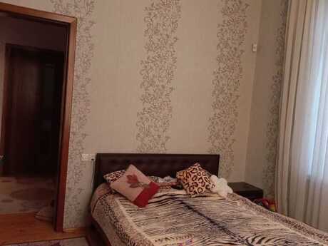 7 otaqlı həyət evi/bağ evi - Novxanı q. - 380 m²