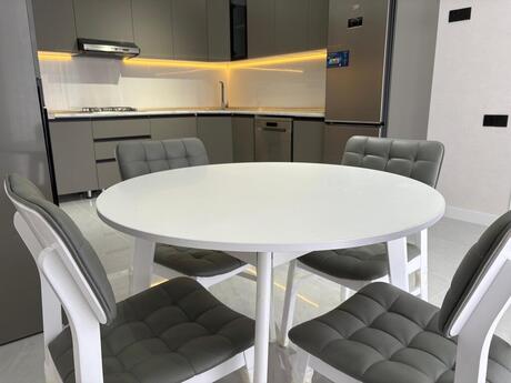 6 otaqlı həyət evi/bağ evi - Mərdəkan q. - 300 m²