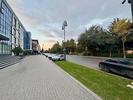 9 otaqlı həyət evi/bağ evi - Gənclik m. - 350 m²