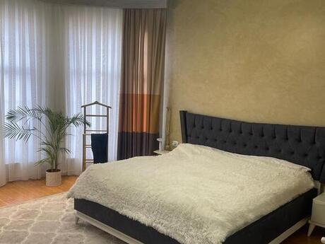 3-room apartment for rent, 120 m², Nizami: 2 000 ₼/mo 4