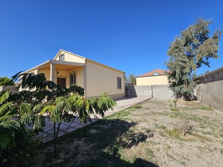 4 otaqlı həyət evi/bağ evi - Şüvəlan q. - 150 m²