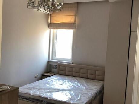3-room apartment for rent, 105 m², İçəri Şəhər: 2 500 ₼/mo 5