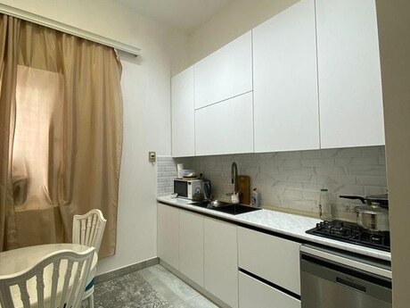 3 otaqlı köhnə tikili - İçəri Şəhər m. - 110 m²