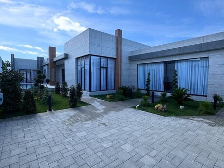 5 otaqlı həyət evi/bağ evi - Şüvəlan q. - 240 m²