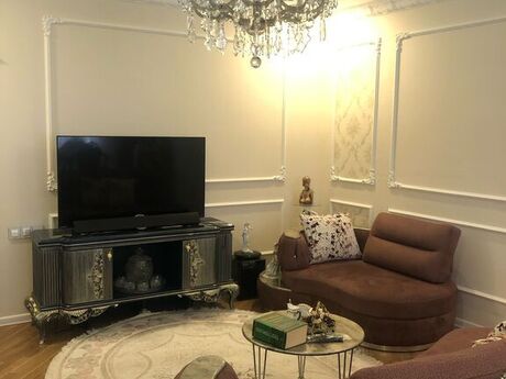 5 otaqlı yeni tikili - İnşaatçılar m. - 150 m²