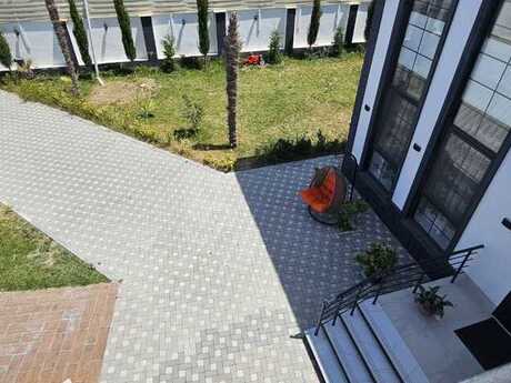 4 otaqlı həyət evi/bağ evi - Şağan q. - 240 m²