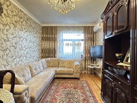 3 otaqlı köhnə tikili - Bakıxanov q. - 70 m²