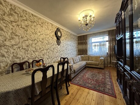 3 otaqlı köhnə tikili - Bakıxanov q. - 70 m²