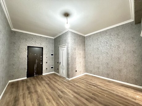2-комн. новостройка - м. 28 мая - 80 м²