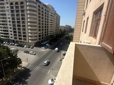 Объявление №5635352 - Баку, пос. Бакиханова, 2-комн., 105 м², 5/12 этаж