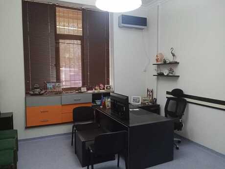 Obyekt - İnşaatçılar m. - 100 m²