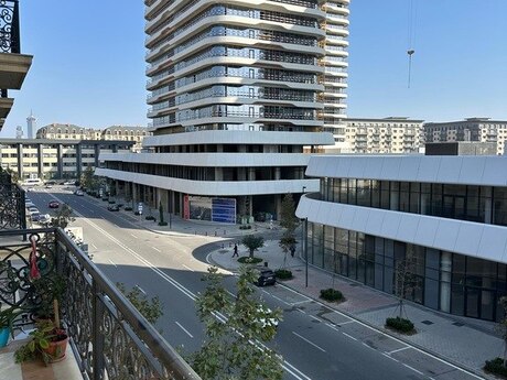 4 otaqlı yeni tikili - Ağ şəhər q. - 150 m²