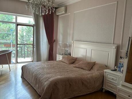 6 otaqlı həyət evi/bağ evi - 20 Yanvar m. - 330 m²