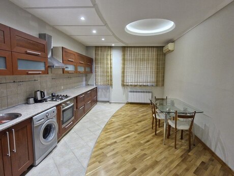 3-комнатная квартира, 132 м², Gənclik: 309 000 ₼ 2
