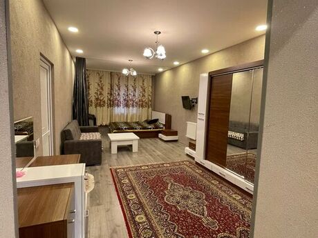 7 otaqlı həyət evi/bağ evi - Mərdəkan q. - 347 m²